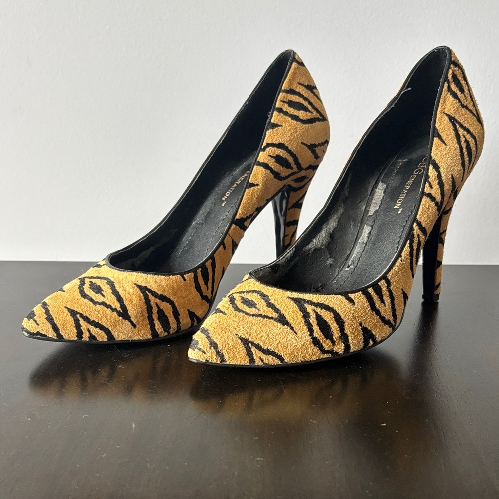 BCBGeneration Tribal Leopard Pump in Flocked Suede, Size 7